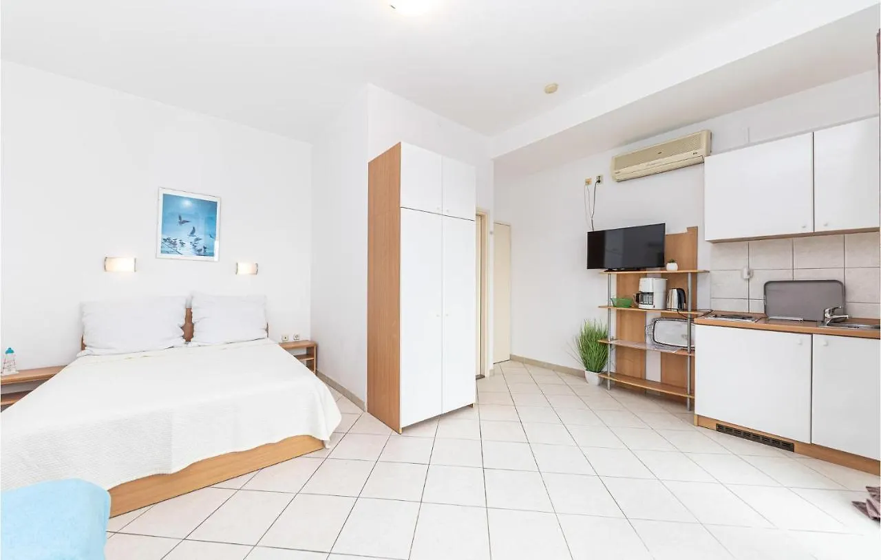 Amazing Apartment In Kastel Stafilic With Wifi Kastela